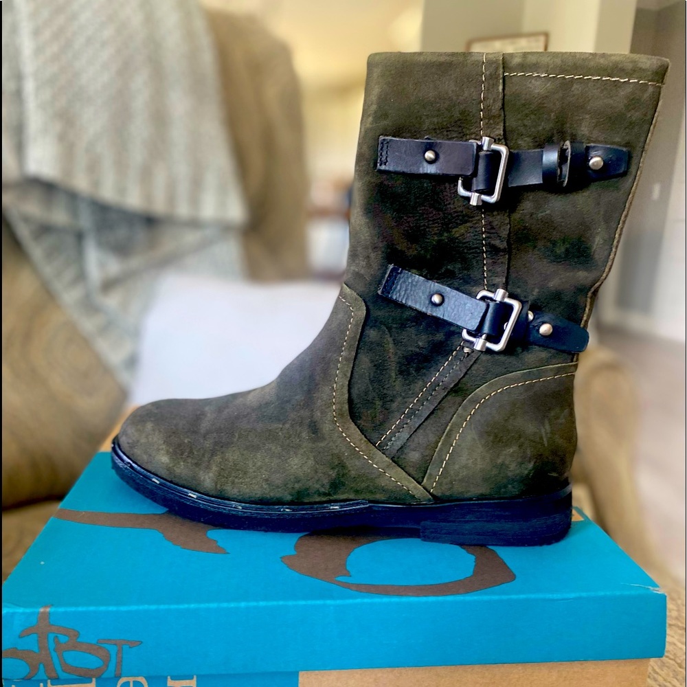 OTBT new in box, olive green boots.